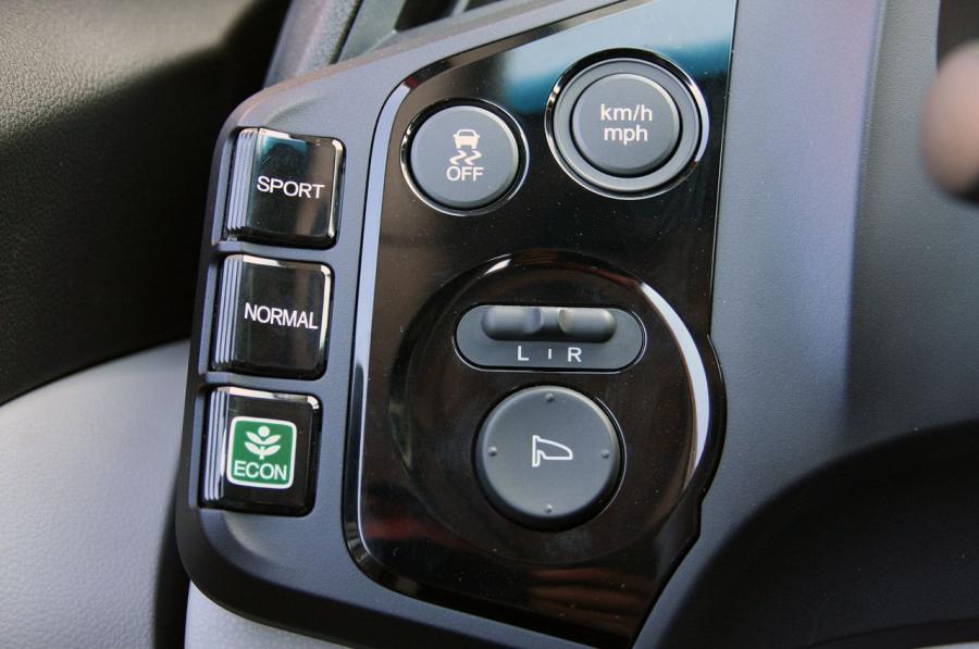  Honda CR-Z 2011 года  (фото 76 из 111)